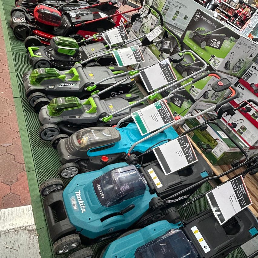 Bild enthält, Grass, Lawn, Plant, Device, Machine, Wheel, Lawn Mower, Tool