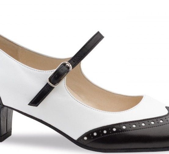 Bild enthält, Clothing, Footwear, Shoe, High Heel