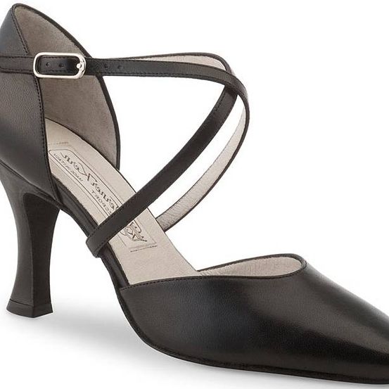 Bild enthält, Clothing, Footwear, Shoe, High Heel, Sandal