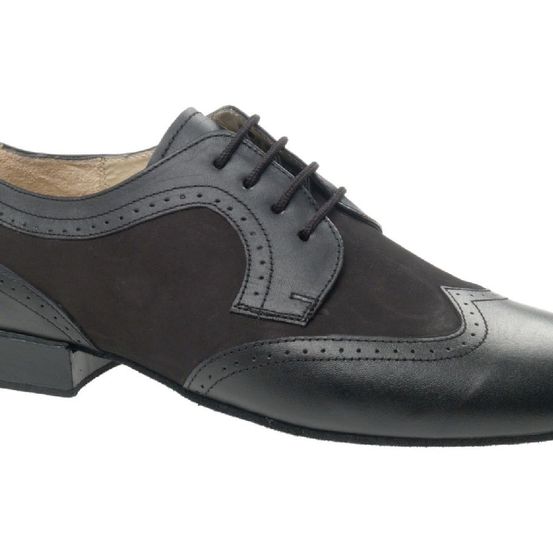 Bild enthält, Clothing, Footwear, Shoe, Sneaker