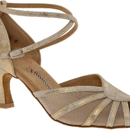 Bild enthält, Clothing, Footwear, Shoe, Sandal, High Heel