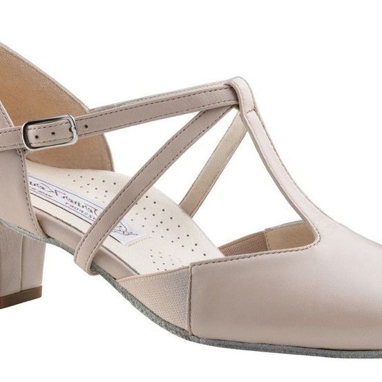 Bild enthält, Clothing, Footwear, Shoe, High Heel, Sandal