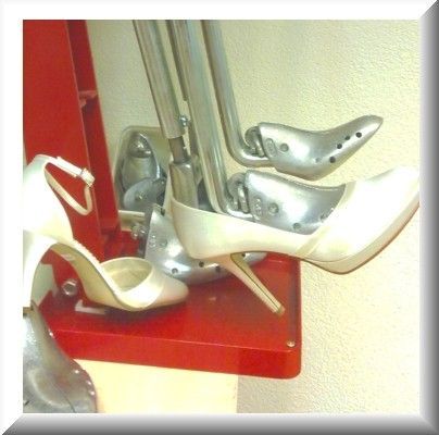 Bild enthält, Clothing, Footwear, Shoe, High Heel