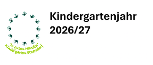 Ein Plakat mit den Worten 'Kindergartenjahr 2026/27' in großen schwarzen Buchstaben. Das Plakat zeigt eine Reihe grüner Handabdrücke, die in einem Kreis angeordnet sind. Der Text 'Handendorf' ist in Grün unter den Handabdrücken geschrieben.