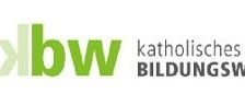 Das Logo für das katholische Bildungswerk, mit den Buchstaben 'bw' in Grün auf weißem Hintergrund und dem Text 'katholisches BILDUNGSWERK' in Schwarz.