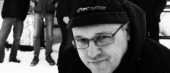 Bild enthält, Coat, Cap, Hat, Jacket, Jeans, Adult, Female, Person, Woman, Man