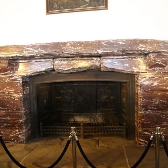 Bild enthält, Fireplace, Indoors, Hearth