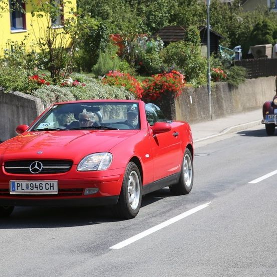 Bild enthält, Bumper, Transportation, Vehicle, Car, Person, Machine, Wheel