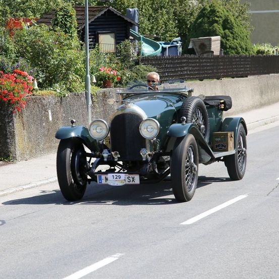 Bild enthält, Car, Hot Rod, Transportation, Vehicle, Antique Car, Model T, Machine, Wheel, Street, Person