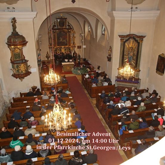 Bild enthält, Altar, Architecture, Building, Church, Prayer, Indoors, Person, Head