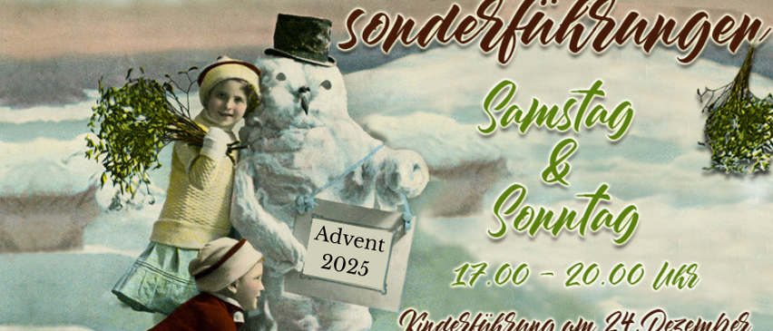 Ein Plakat für eine besondere Adventsveranstaltung im Jahr 2025. Es zeigt einen Schneemann mit einem Schild 'Advent 2025'. Zwei Kinder stehen neben dem Schneemann. Die Zeiten für Samstag und Sonntag sind angegeben.