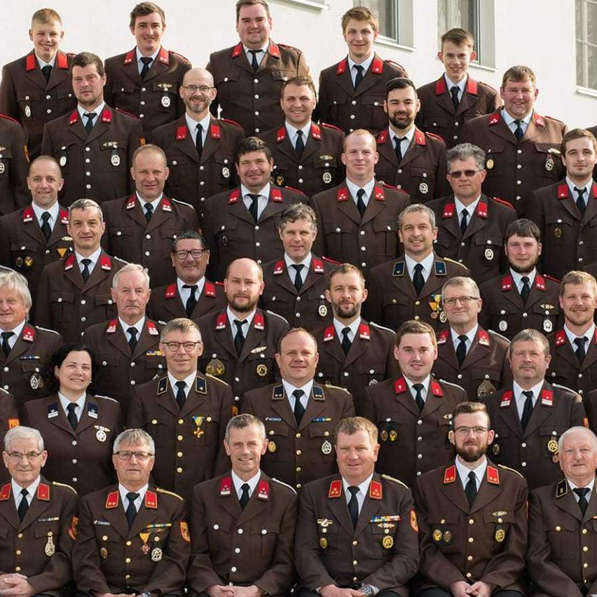 Bild enthält, People, Person, Adult, Male, Man, Coat, Officer, Suit, Military