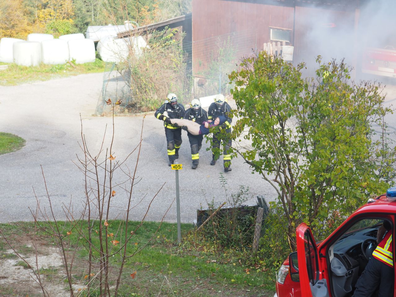 Bild enthält, Car, Transportation, Vehicle, Person, Adult, Male, Man, Machine, Wheel