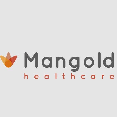 Das Logo von Mangold Healthcare zeigt eine stilisierte orange und graue Blume mit dem Wort Mangold darüber, gefolgt vom Wort healthcare in Kleinbuchstaben.