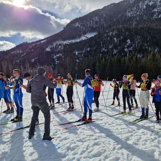 Bild enthält, Nature, Outdoors, Snow, Person, Skiing, Sport, Adult, Male, Man, Shoe