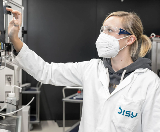 Bild enthält, Adult, Female, Person, Woman, Scientist, Laboratory, Head