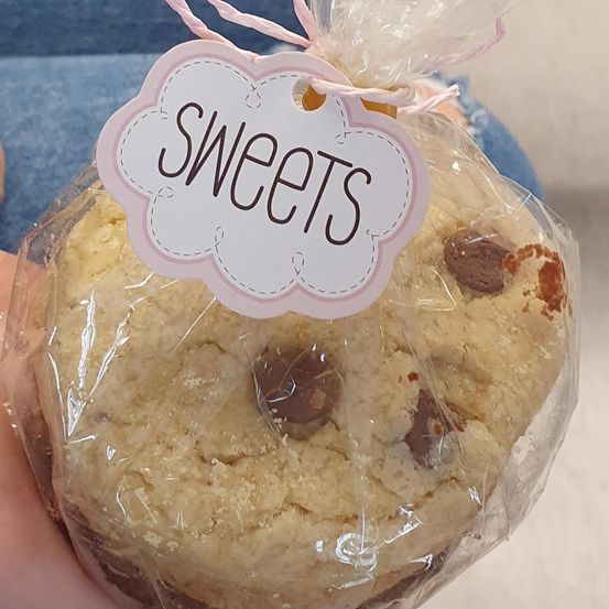 Bild enthält, Food, Sweets, Tape