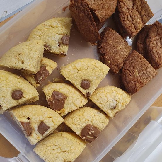 Bild enthält, Food, Sweets, Chocolate, Dessert, Bread, Food Presentation, Brownie, Cookie