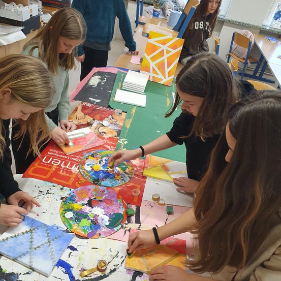 Bild enthält, Person, Student, Face, Head