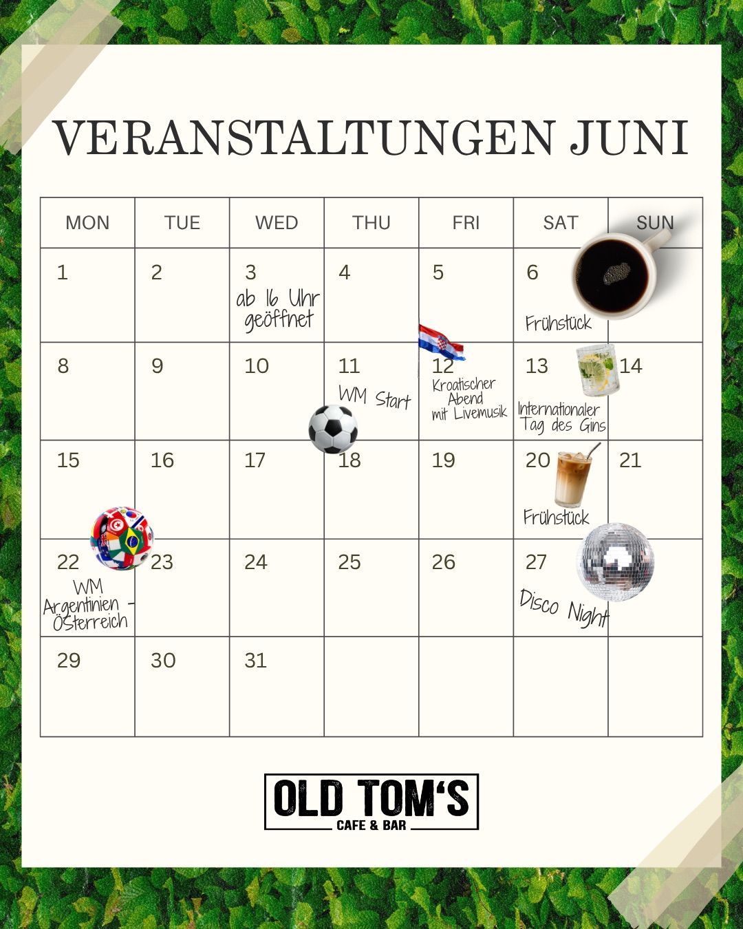 Das Bild zeigt einen Junikalender mit täglichen Aktivitäten. Es enthält Kaffee, Fußballbälle und Musikinstrumente. Veranstaltungen beinhalten Frühstück, Live-Musik und internationale Events.