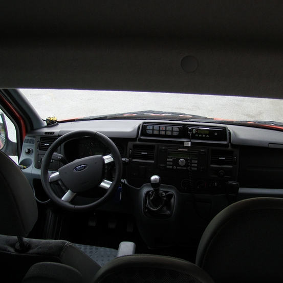 Bild enthält, Car, Transportation, Vehicle, Machine, Wheel, Cushion, Home Decor, Alloy Wheel, Spoke, Tire