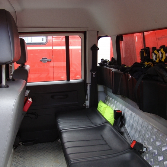 Bild enthält, Cushion, Home Decor, Car, Transportation, Vehicle