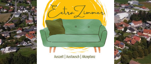 Bild enthält, Couch, Furniture, Building, Cushion, Home Decor, Advertisement, Neighborhood, Outdoors, Grass, Nature