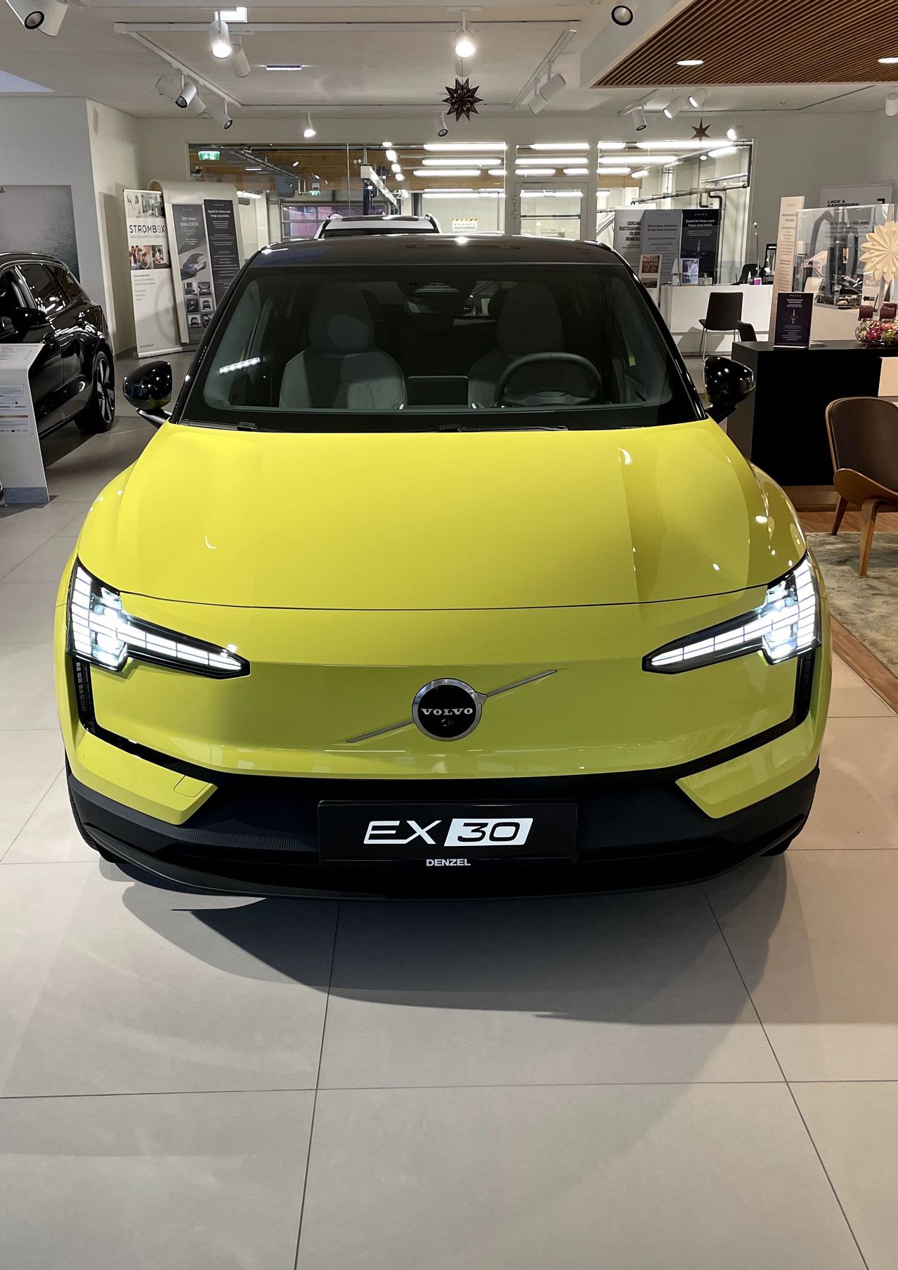 Bild enthält, Car, Transportation, Vehicle, Bumper, Chair, Furniture