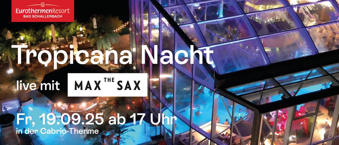 Nacht im Sax mit Menschen, die in einem blau beleuchteten Pool schwimmen. Beginn um 17 Uhr.