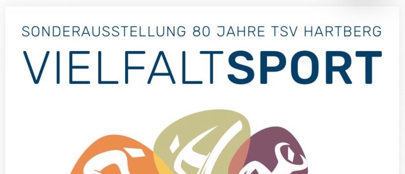 Plakat mit einer bunten Illustration verschiedener Sportfiguren. Die Veranstaltung läuft vom 19. Juni bis 15. November 2026 im Museum Hartberg.
