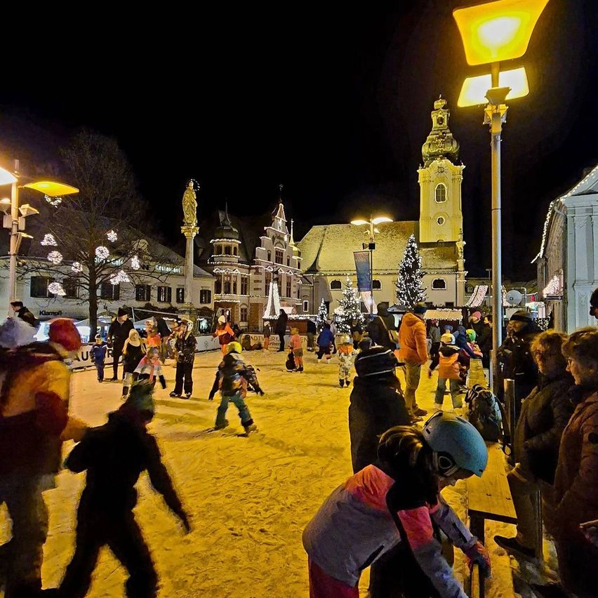 Bild enthält, People, Person, Urban, Outdoors, Nature, Adult, Male, Man, Snow