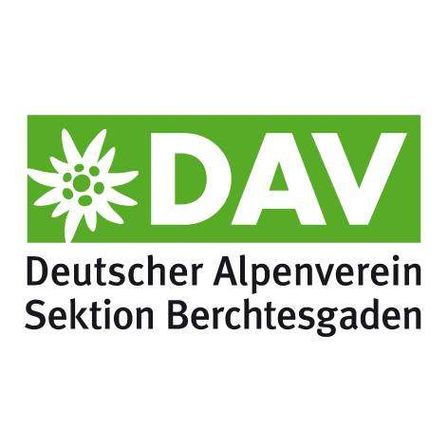 Das Logo des Deutschen Alpenvereins, Sektion Berchtesgaden, mit grünem Hintergrund, einer weißen Blume und den weißen Buchstaben 'DAV'.