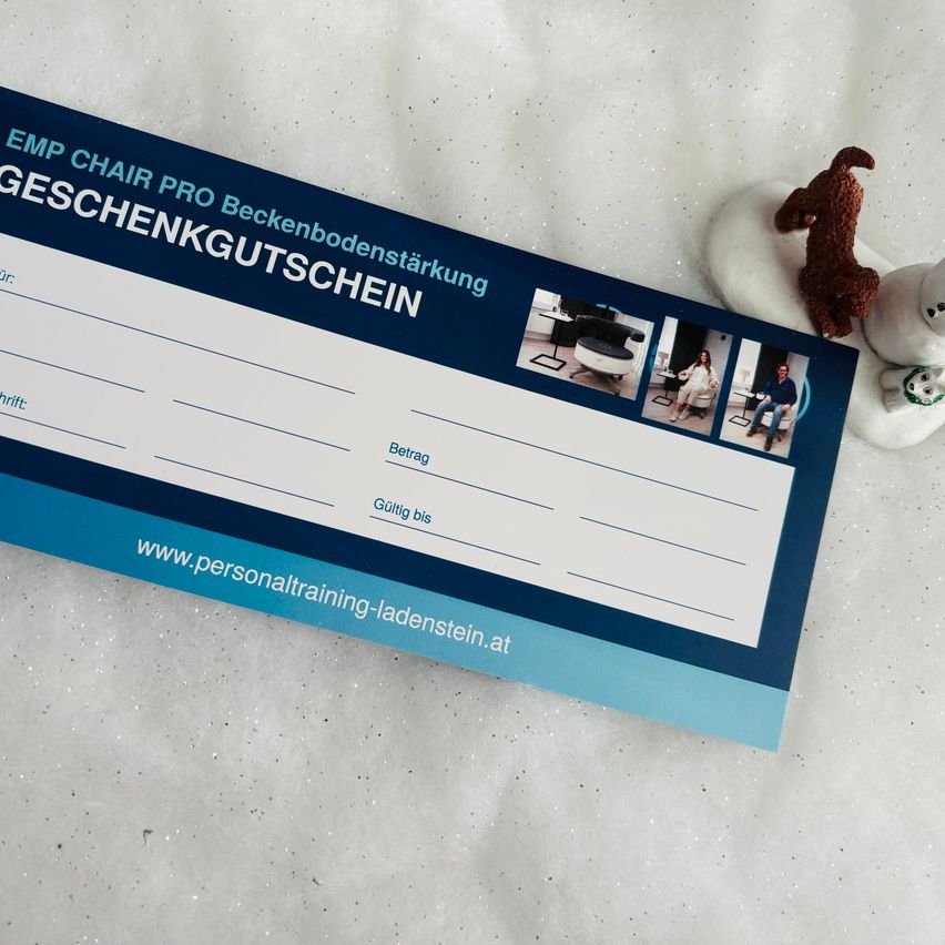 Ein blau-weißer Gutschein für einen Stuhl, 'EMP CHAIR PRO', zeigt Bilder von Menschen und eine Website.