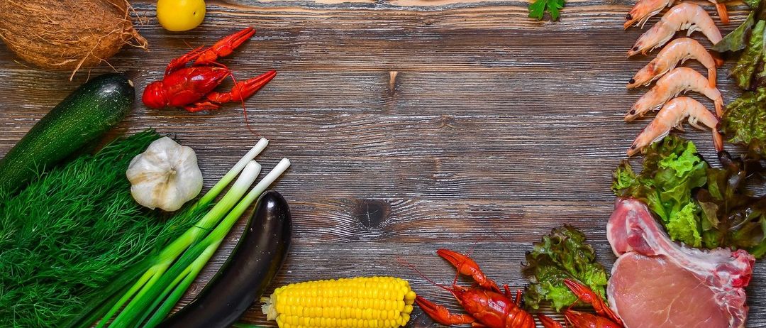 Bild enthält, Food, Food Presentation, Cutlery, Spoon, Lobster, Sea Life, Seafood, Fork, Produce, Brunch