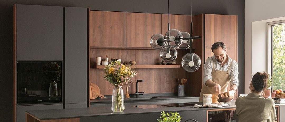 KcheDunkleAnmutKomplettansicht