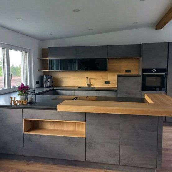 Bild enthält, Indoors, Interior Design, Kitchen, Sink, Sink Faucet, Kitchen Island