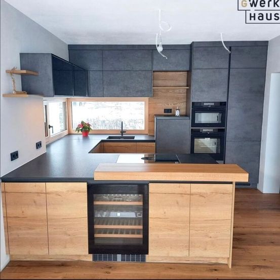 Bild enthält, Indoors, Interior Design, Kitchen, Kitchen Island, Wood