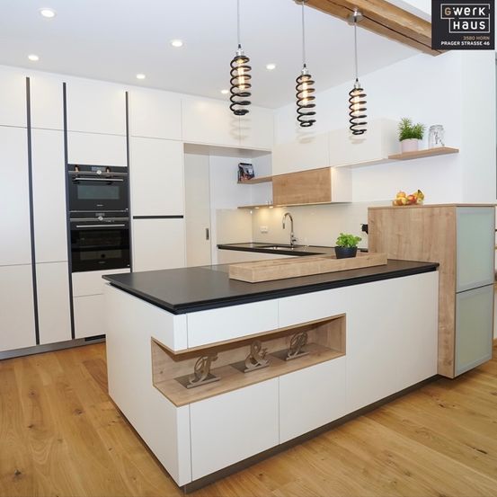 Bild enthält, Indoors, Kitchen, Interior Design, Kitchen Island