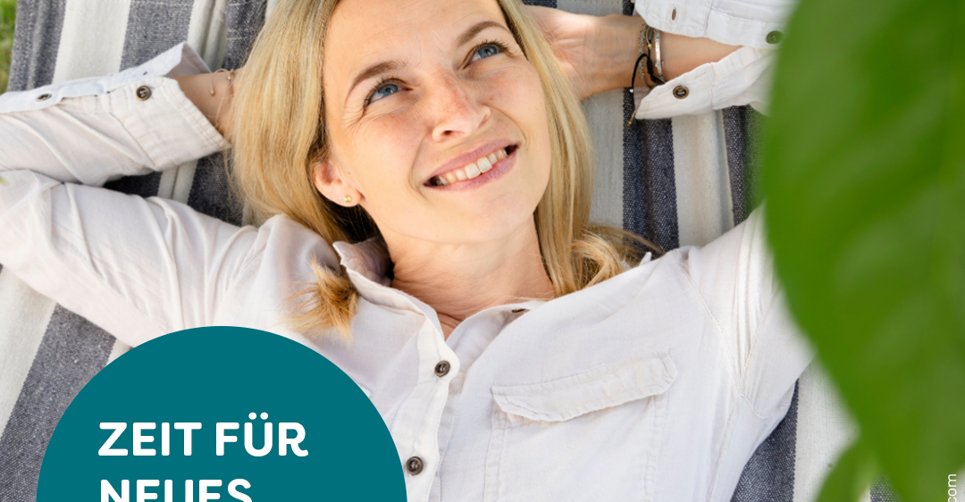 Bild enthält, Furniture, Adult, Female, Person, Woman, Face, Head, Hammock