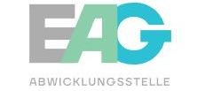 Das Logo für EAG zeigt die Buchstaben 'EAG' in einem modernen, geometrischen Design in Grau, Grün und Blau. Darunter steht in kleinerer Schrift das Wort 'ABWICKLUNGSSTELLE'.