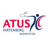 Das Logo für ATUS Hirtenberg Badminton zeigt eine stilisierte Figur, die einen Badmintonschläger hält, wobei ein Federball in der Luft fliegt.