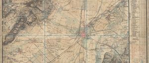 Eine alte Karte, die in vier Abschnitte unterteilt ist, mit detaillierten Markierungen von Straßen, Flüssen und Siedlungen. Sie enthält französische Texte oben und zeigt das Gebiet um Köln. Die Karte ist alt mit sichtbaren Abnutzungsspuren.