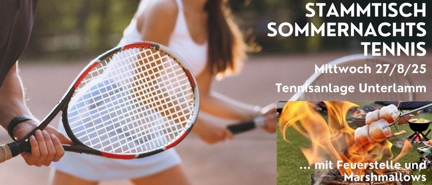 Eine Frau in einem weißen Tennisoutfit schwingt einen Tennisschläger. Ein Feuerbild ist rechts zu sehen.
