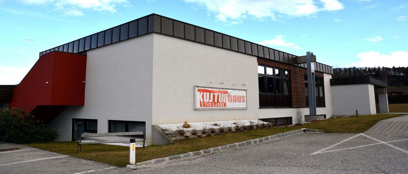 Bild enthält, Architecture, Building, Office Building, Outdoors, Shelter