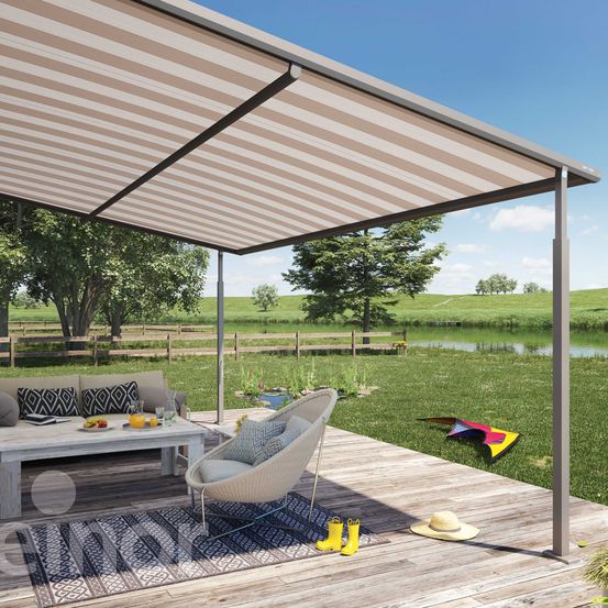 Bild enthält, Housing, Porch, Interior Design, Grass, Canopy, Outdoors, Patio, Plate, Couch, Nature