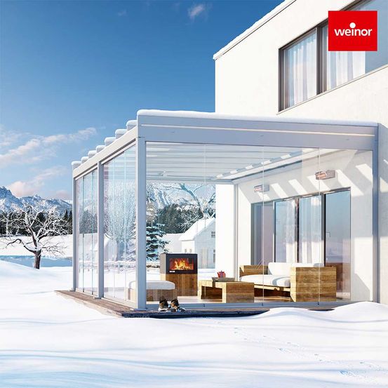 Bild enthält, Indoors, Interior Design, House, Housing, Porch, Patio, Door, Person, Pergola