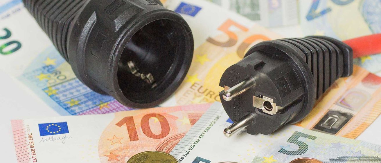 electricity-7600360_1920