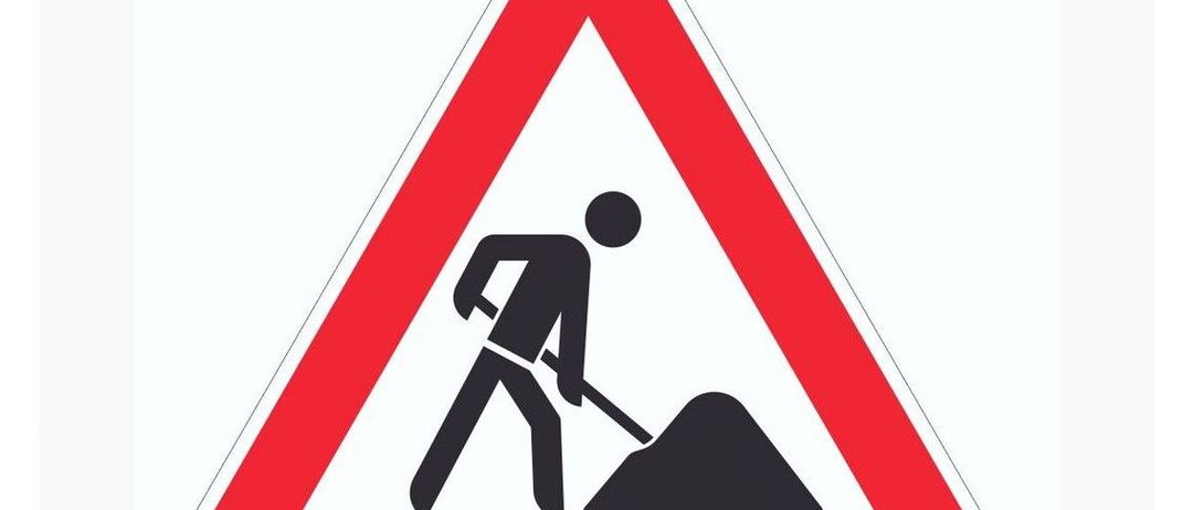 Bild enthält, Sign, Symbol, Road Sign