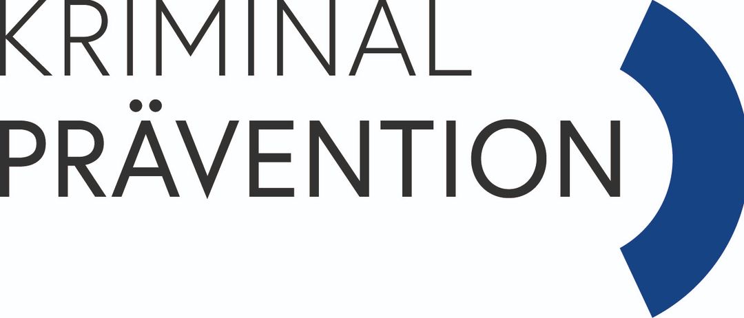 Ein weißer Hintergrund mit schwarzem Text, der 'MINAL VENTION' in fetter, serifenloser Schrift liest. Der Text ist zentriert und scheint Teil eines größeren Designs oder einer Werbung zu sein.