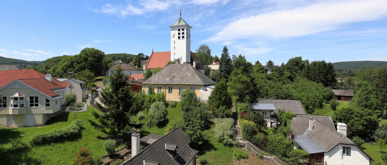 Bild enthält, Architecture, Building, House, Housing, Roof, Outdoors, Nature, Countryside, Rural